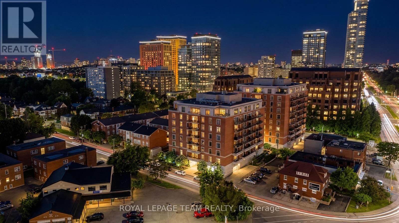 Property Photo:  327 Breezehill Avenue South 708  ON K1Y 1R6 