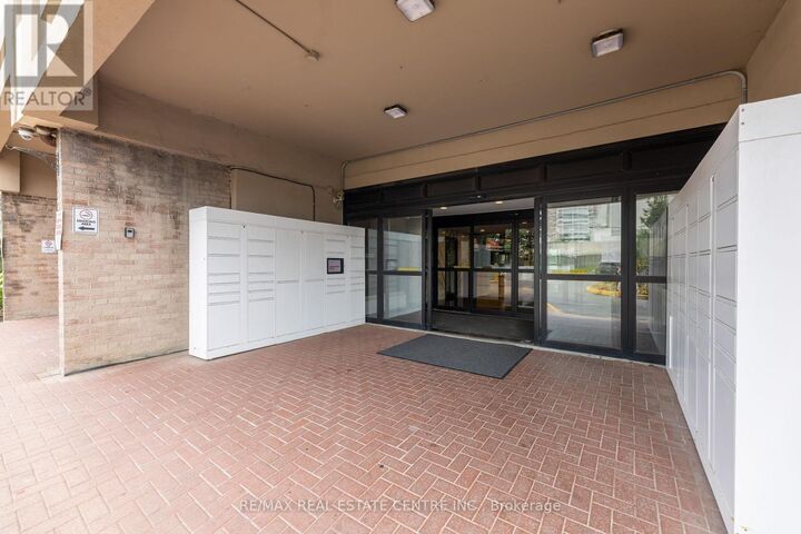 Property Photo:  3390 Weston Road 1009  ON M9M 2X3 