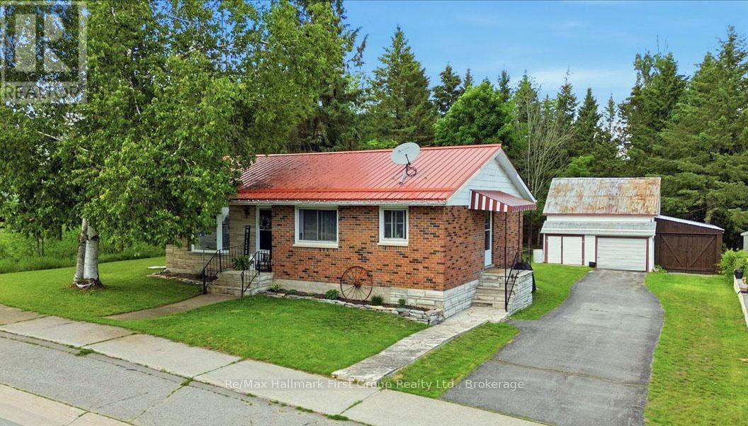 Property Photo: 68 Queen Street ON K0K 2L0