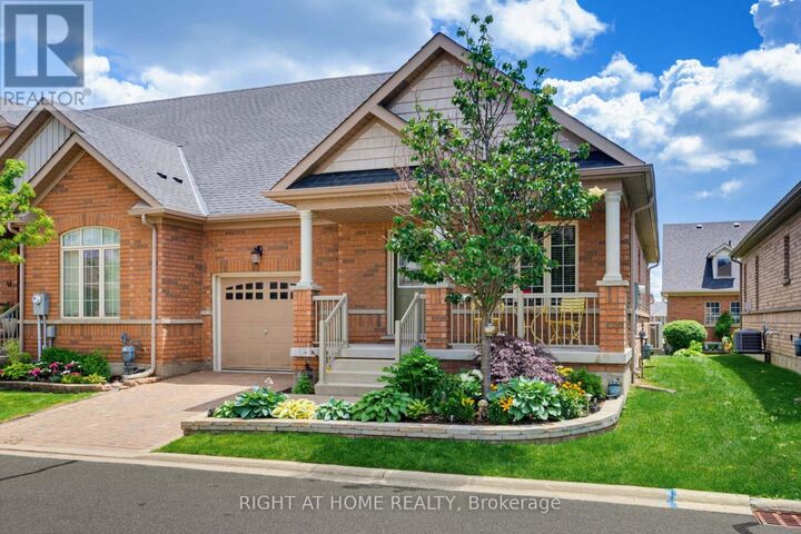 Property Photo: 39 Lacorra Way ON L6R 3P2