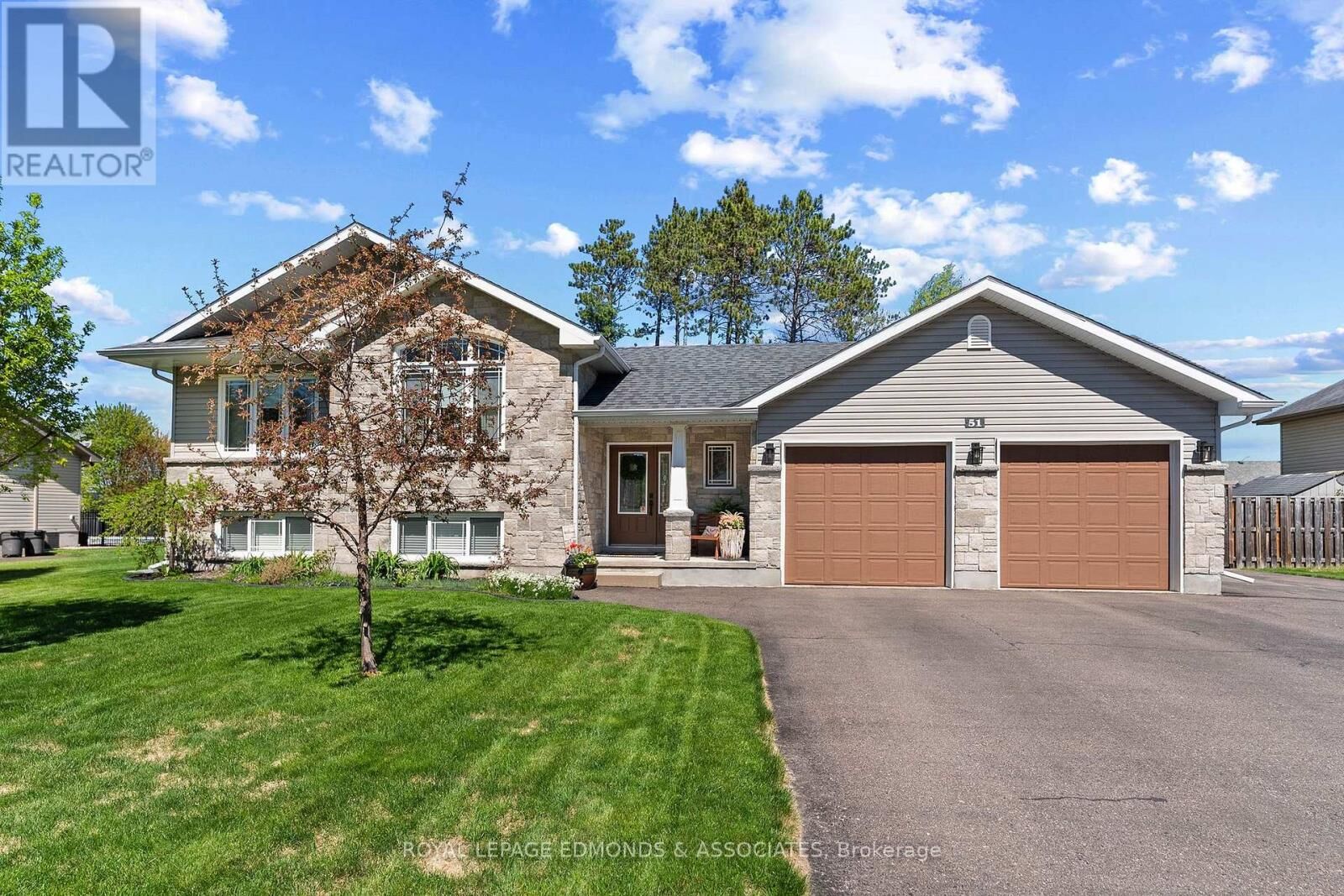 Property Photo:  51 Bedard Boulevard  ON K8H 0B7 