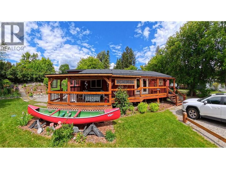 Property Photo: 1768 Victoria Avenue BC V0B 2L2