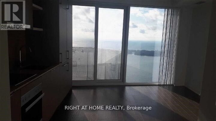 Property Photo:  100 Harbour Street 6408  ON M5J 0B5 