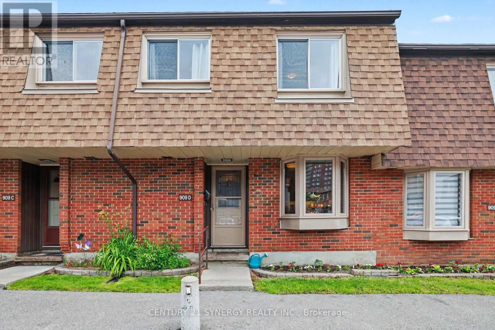 Property Photo:  909D Elmsmere Road  ON K1J 8G4 