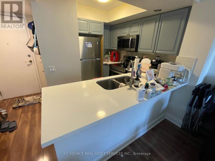 Property Photo:  15 Northtown Way 725  ON M2N 7A2 