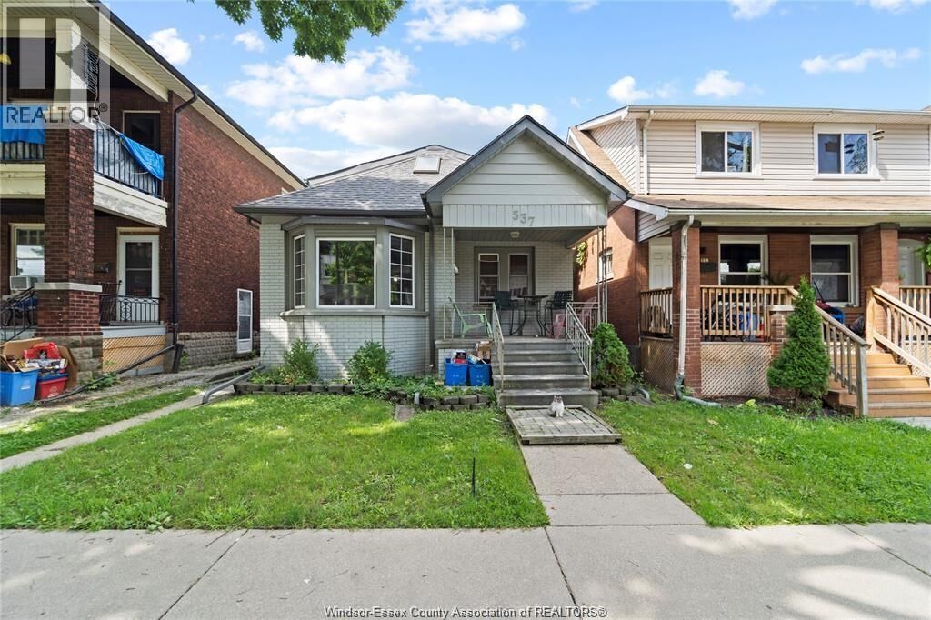Property Photo:  537 McEwan Avenue  ON N9B 2E7 