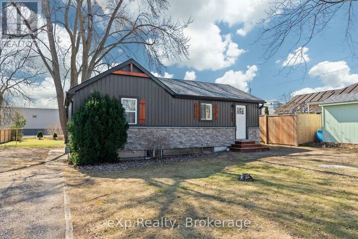 Property Photo: 236 Sydenham Street ON N7G 1V3