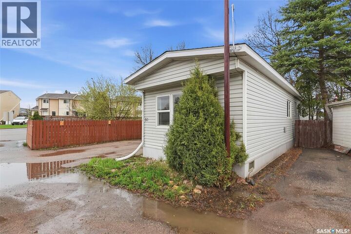 Property Photo:  53 219 Grant Street  SK S7N 2A5 