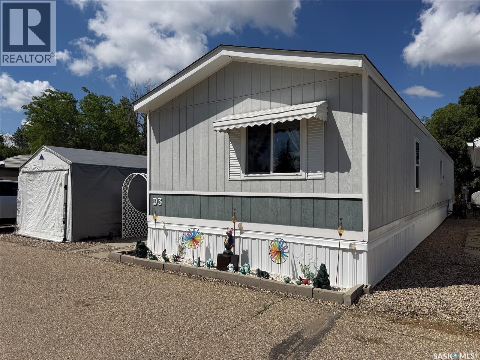 Property Photo:  D3 1455 9th Avenue NE  SK S6J 1C6 