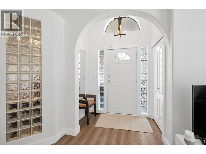 Property Photo:  1350 Finlay Avenue 11  BC V2E 2N3 