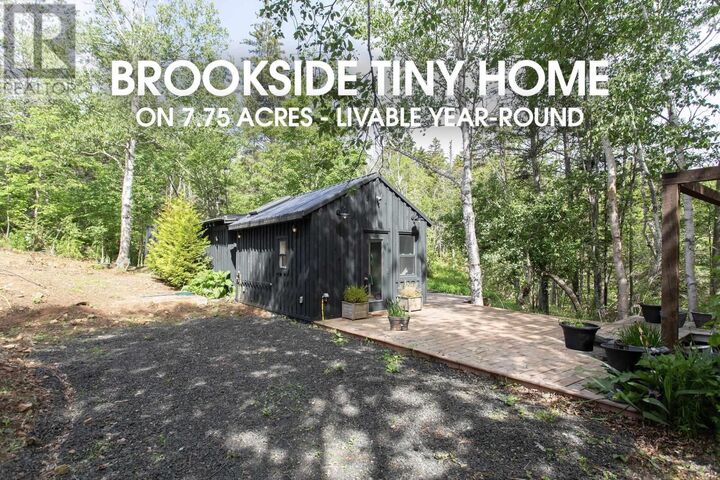 11085 Shore Road — photo 1