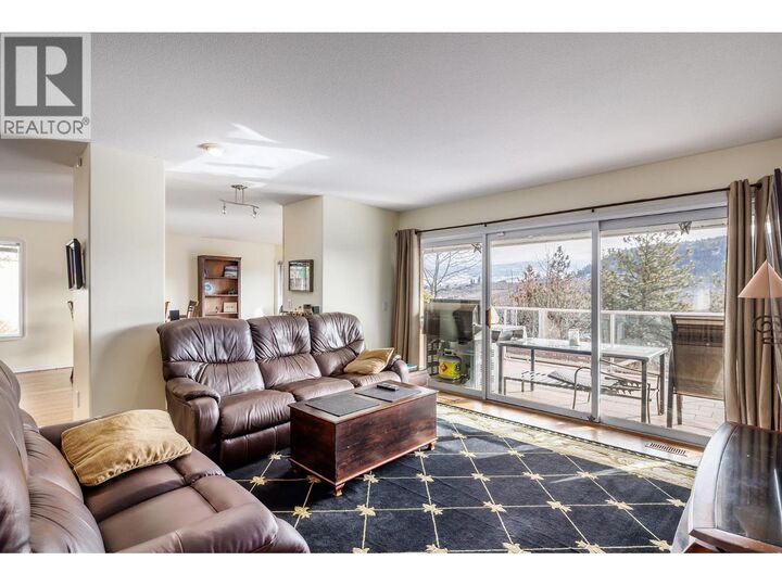 Property Photo: 452 Glen Pine Court 19 BC V1V 1W7