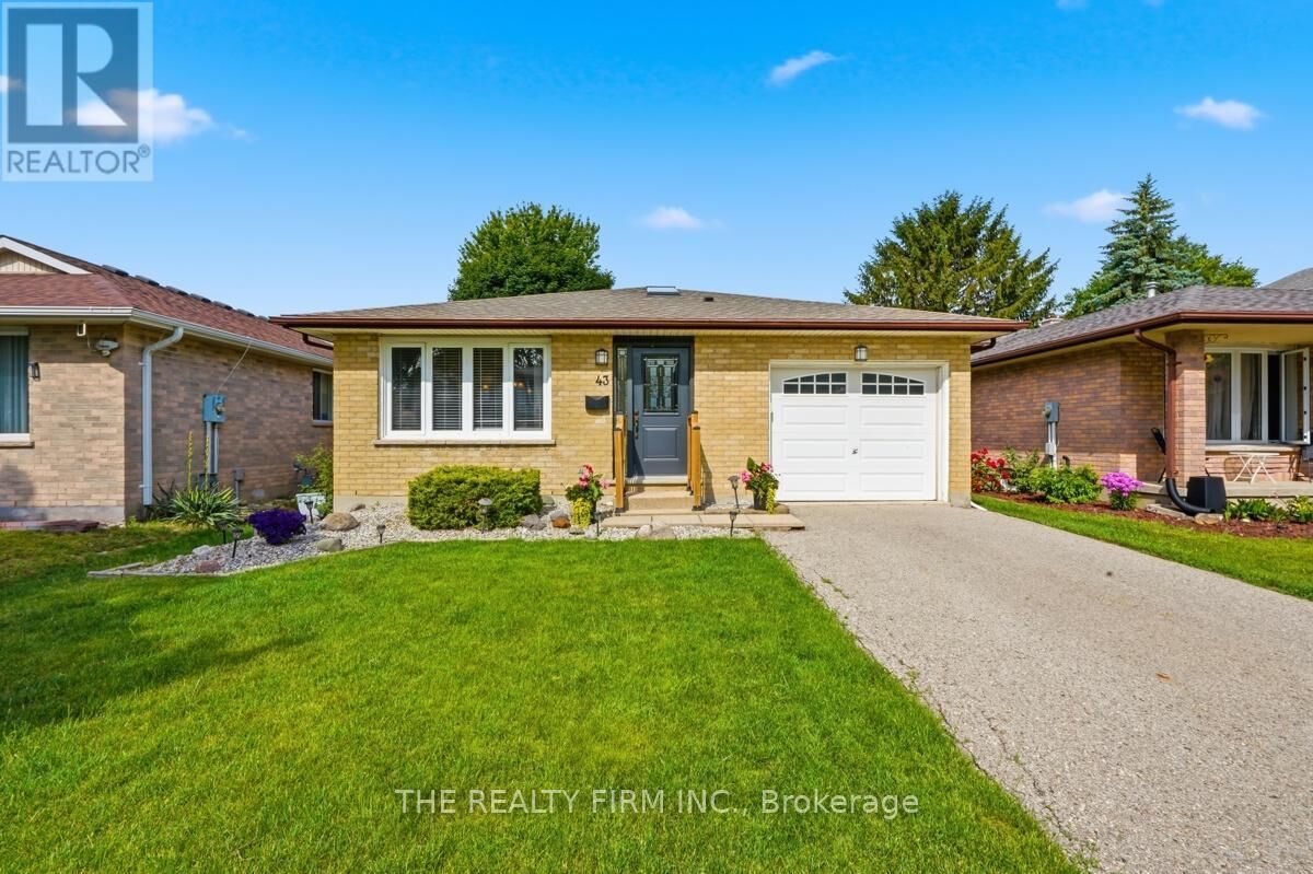 Property Photo: 43 Clara Crescent ON N6E 3G3