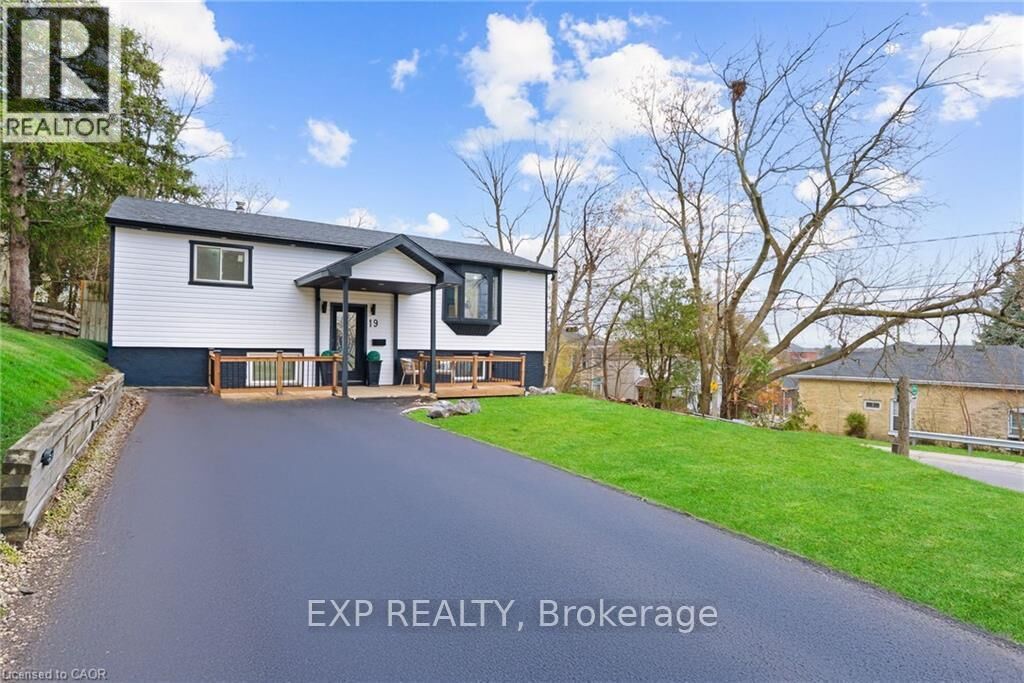 Property Photo:  19 Broad Street  ON N3R 7E1 