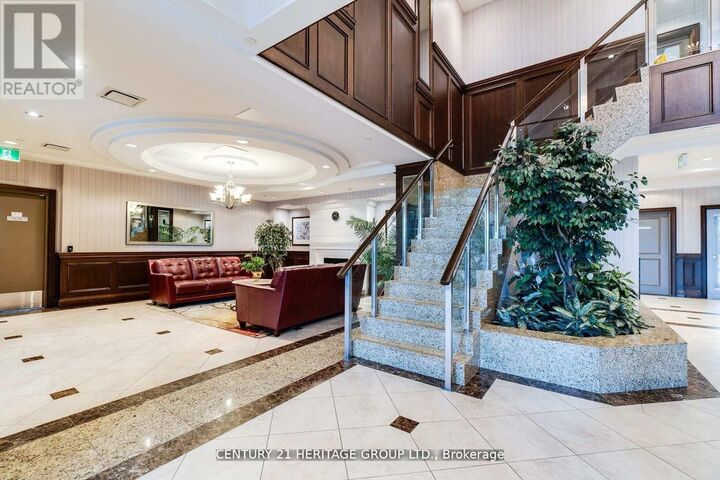 Property Photo: 7 North Park Road 709 ON L4J 0C9
