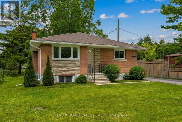 Property Photo: 1311 Adirondack Drive ON K2C 2V7