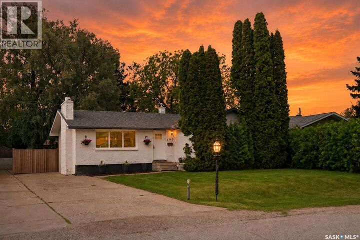 Property Photo:  3345 Mountbatten Street  SK S7M 3T8 