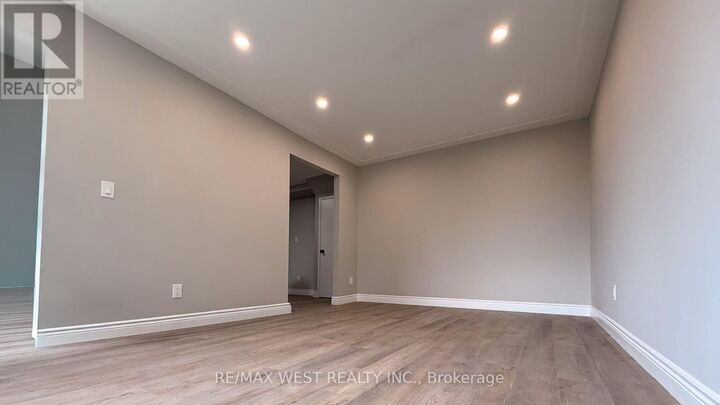 Property Photo: 19 Brenda Court 1 ON N3R 2L8