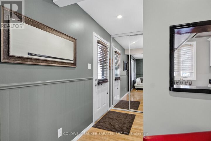 Photo de la propriété: 30 Harrold Place ON K1Z 7N5