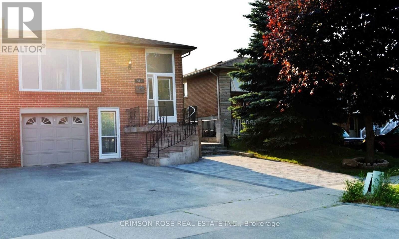 Property Photo:  481 Fergo Avenue Main Floor  ON L5B 2J2 