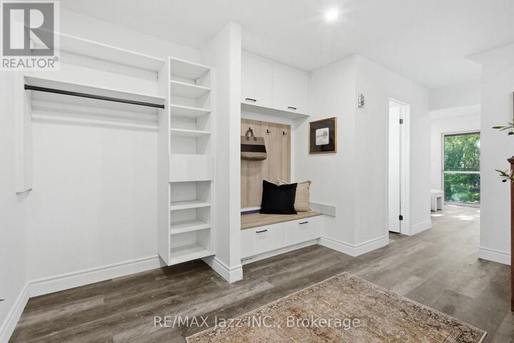 Property Photo:  50 Oakdale Drive  ON L1H 6X1 
