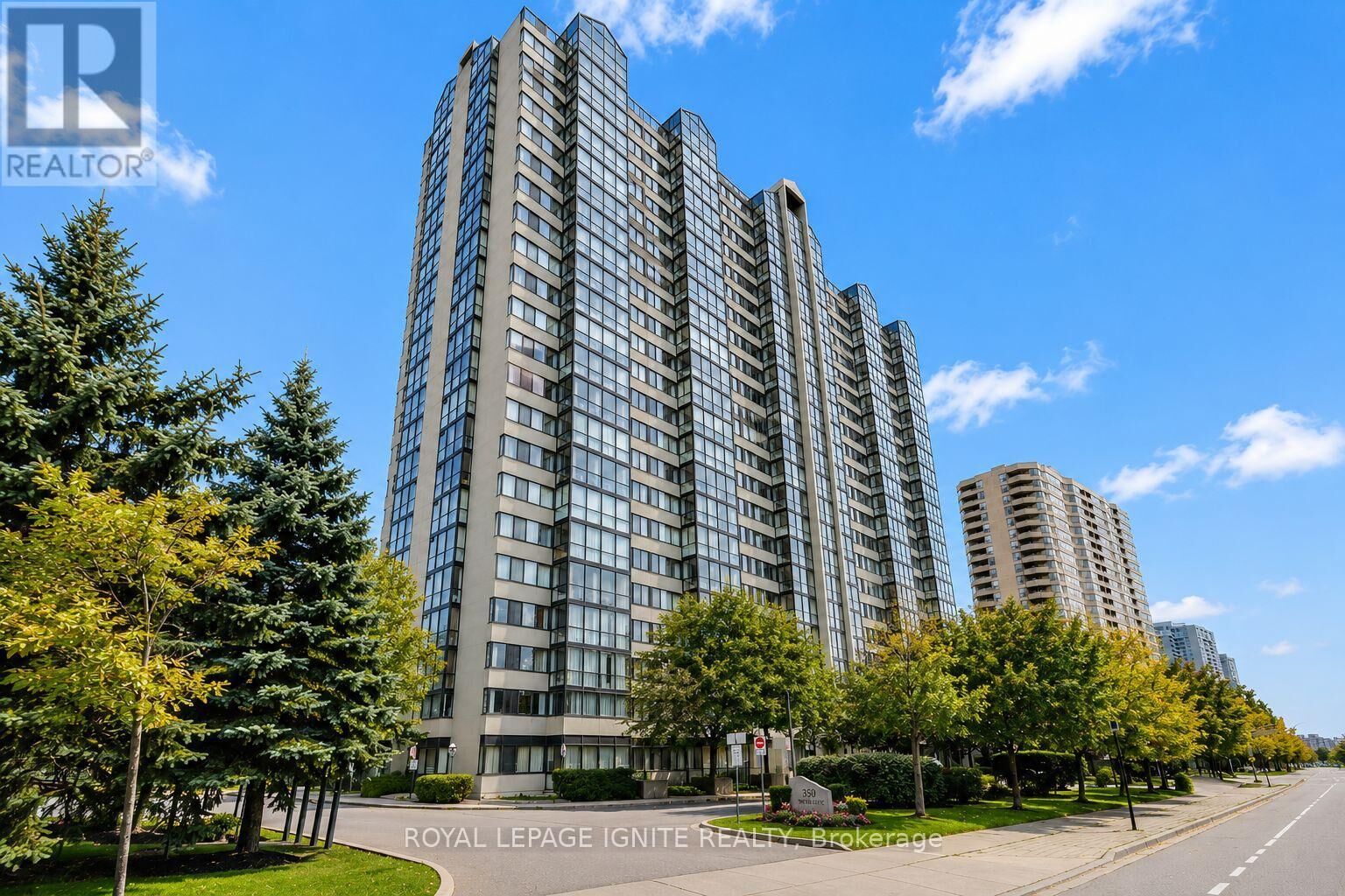 Property Photo:  350 Webb Drive 1708  ON L5B 3W4 