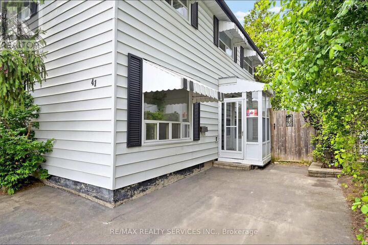 Property Photo:  41 Huntingwood Crescent  ON L6S 1S5 