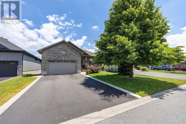 Property Photo: 16 Admirals Court ON K0H 1G0