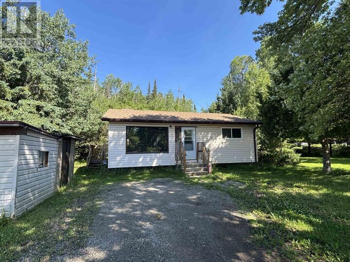 70 Maple Crescent — photo 1