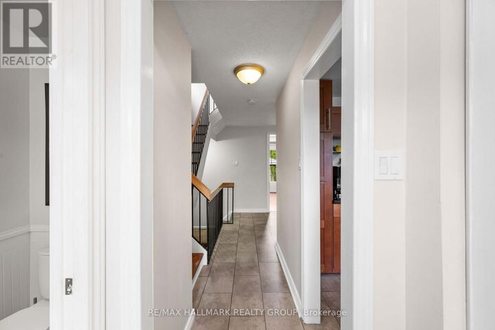 Property Photo: 1791 Lamoureux Drive ON K1E 2H3