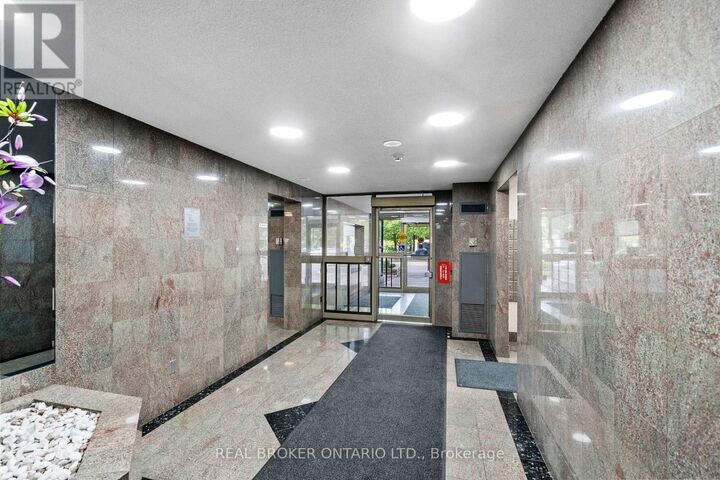 Property Photo: 30 Malta Avenue 1603 ON L6Y 4S5