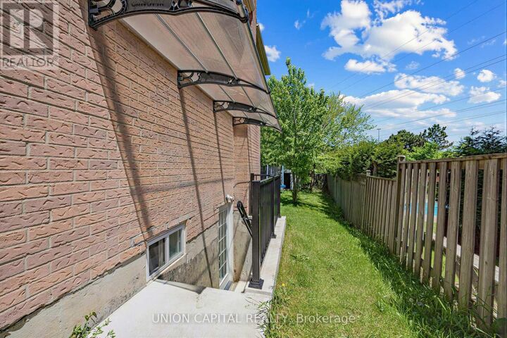 Property Photo: 274 Harrowsmith Drive Bsmt ON L5R 1R1