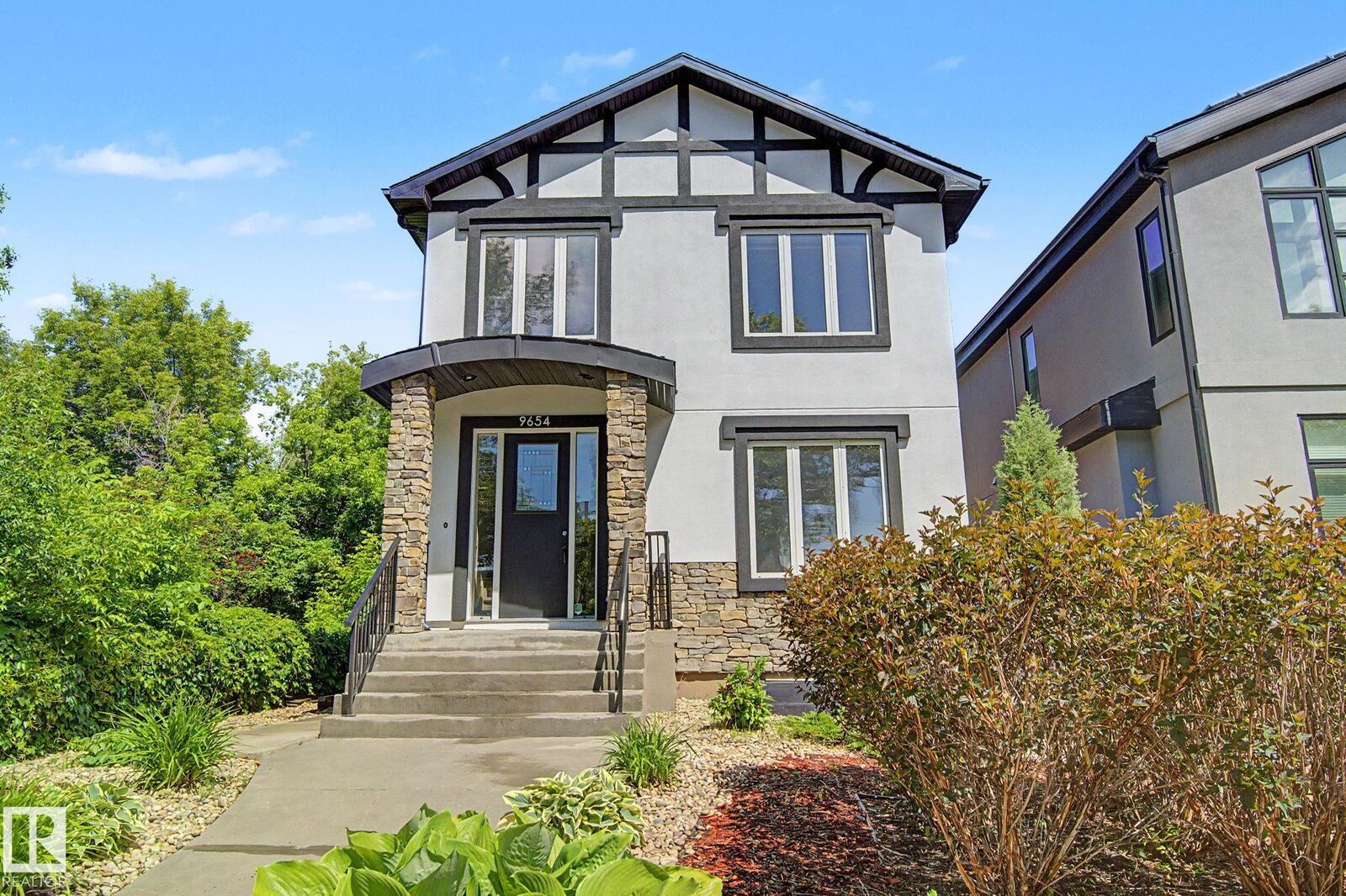 Property Photo:  9654 83 Avenue NW  AB T6C 1C2 
