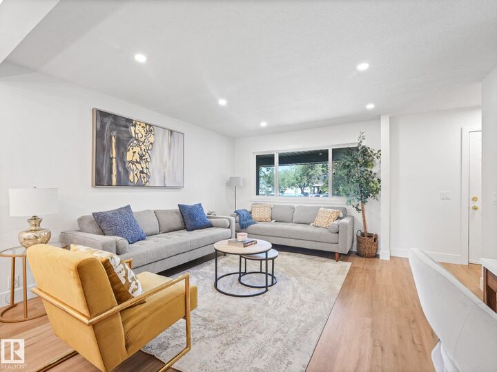 Property Photo: 13833 30 Street NW 10 AB T5Y 2B2