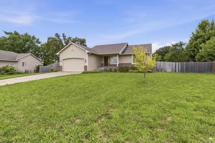 Property Photo: 820 Fossilridge Drive KS 66503