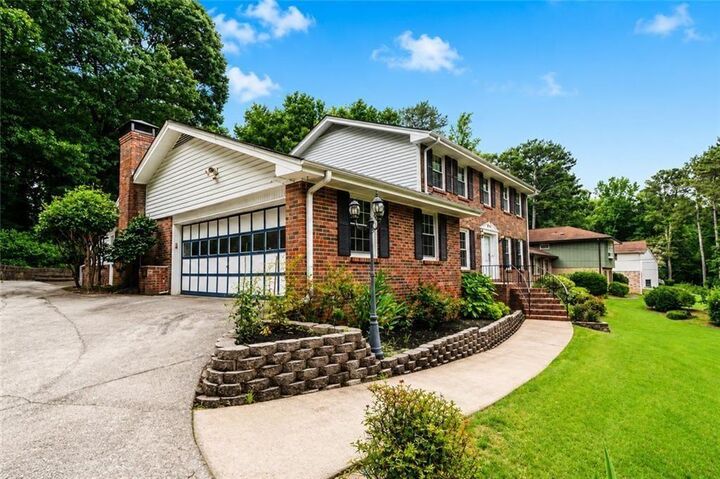 Property Photo:  1683 Oak Ridge Circle SW  GA 30087 