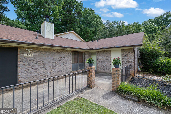 Property Photo: 1238 Shannon Way SW GA 30008