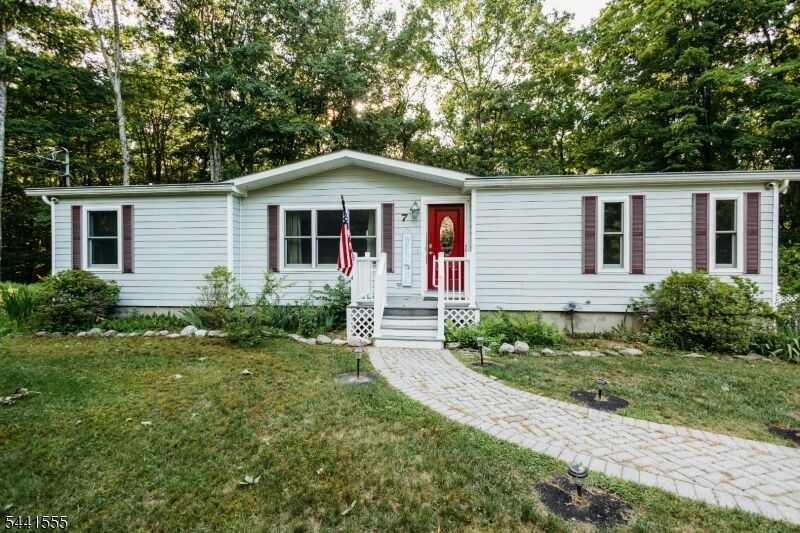 Property Photo:  7 New Myrtle Dr  NJ 07827 