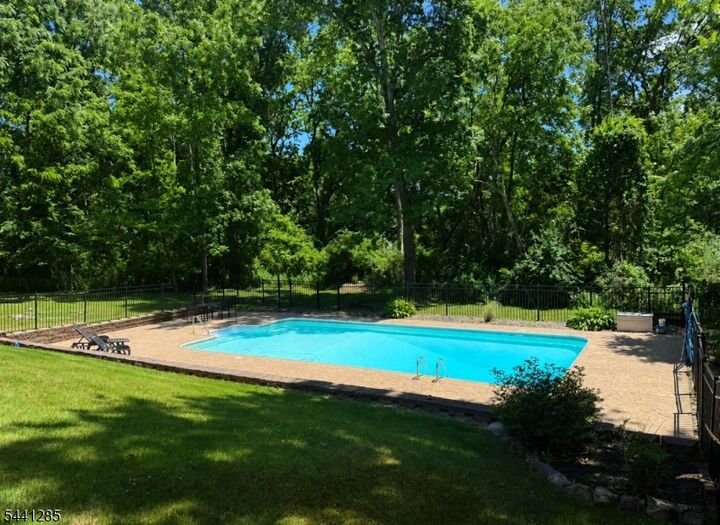 Property Photo:  5 Worthington Rd  NJ 07832 