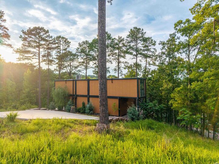 Property Photo: 124 Waterfall Court AR 71913