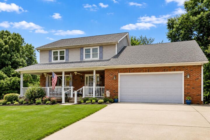 Property Photo: 1300 Copper Creek Drive KY 40514