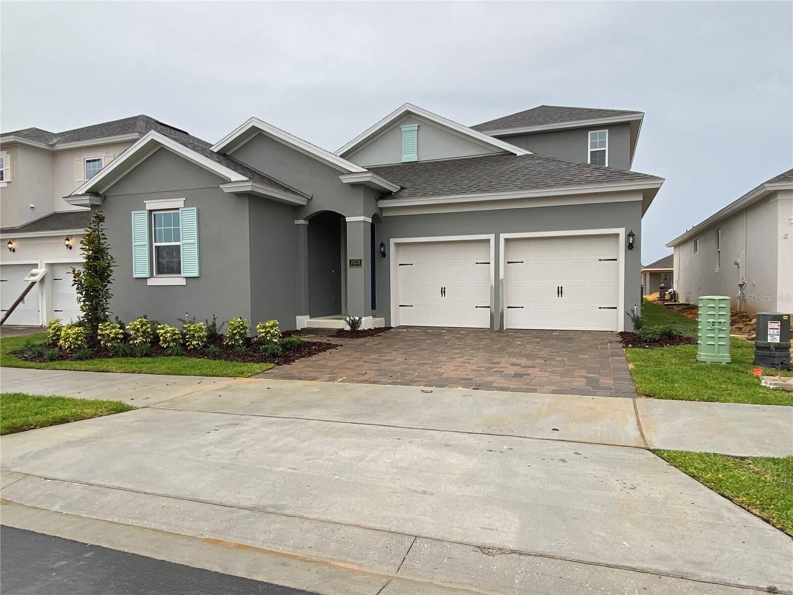Property Photo:  