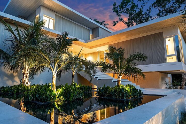 Property Photo: 500 Harbor Cove Circle FL 34228