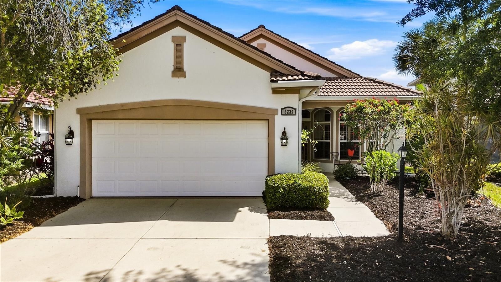 Property Photo: 3239 Osprey Ln FL 33953
