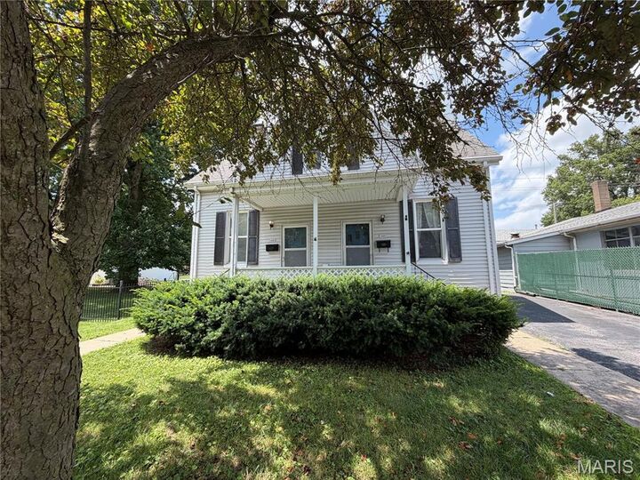 Property Photo: 1639-1641 N Charles Street IL 62221