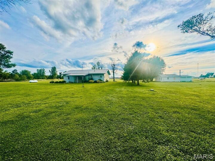 Property Photo: 1149 E US Highway 54 MO 63382