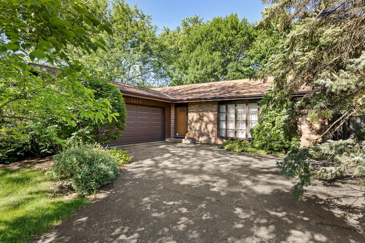Property Photo:  1419 Brush Hill Circle  IL 60540 