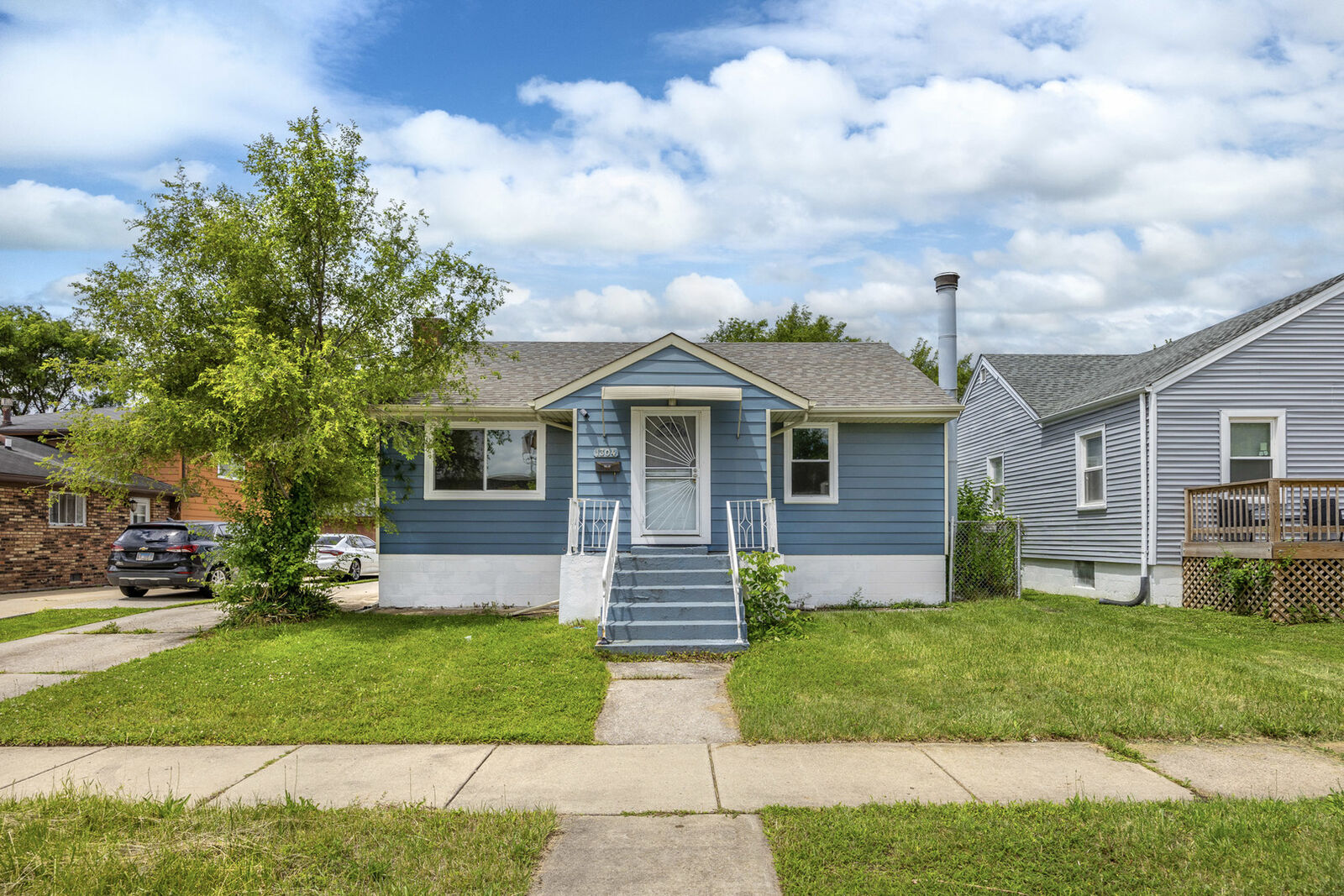 Property Photo: 1304 Freeland Avenue IL 60409