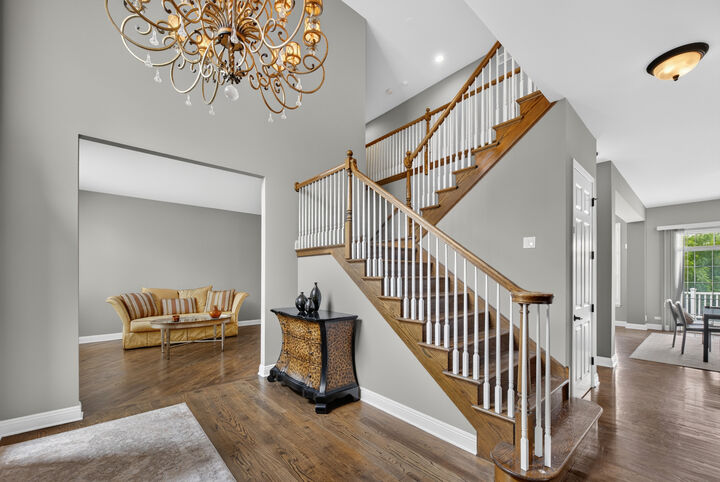 Property Photo:  1113 Ashley Lane  IL 60010 