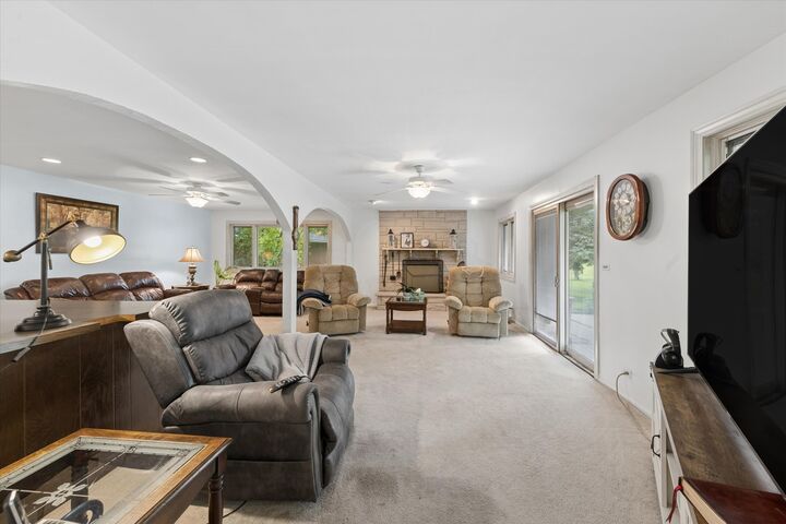 Property Photo:  459 W Millers Road  IL 60016 
